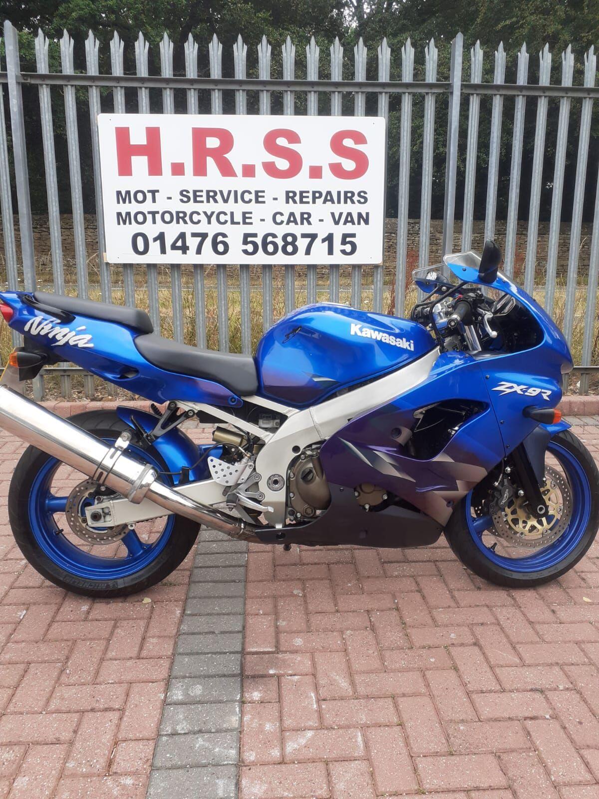 中古) KAWASAKI ZX-9R ZX900F 純正右タンデムステップ、シングルシート